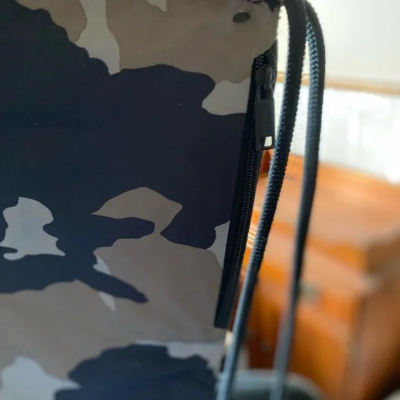 NWOT Adidas  DRAWSTRING BackPack - Picture 9 of 10